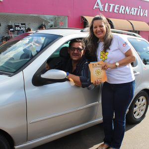 CMDCA e Secretaria De Desenvolvimento Social promovem blitz educativa no lançamento da Campanha de Combate ao Abuso e Exploração Sexual de Crianças e Adolescentes (6) CMDCA e Secretaria De Desenvolvimento Social promovem blitz educativa no lançamento da Campanha de Combate ao Abuso e Exploração Sexual de Crianças e Adolescentes (6)