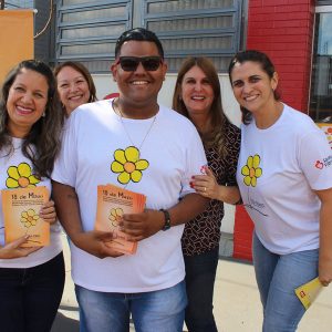 CMDCA e Secretaria De Desenvolvimento Social promovem blitz educativa no lançamento da Campanha de Combate ao Abuso e Exploração Sexual de Crianças e Adolescentes (8) CMDCA e Secretaria De Desenvolvimento Social promovem blitz educativa no lançamento da Campanha de Combate ao Abuso e Exploração Sexual de Crianças e Adolescentes (8)