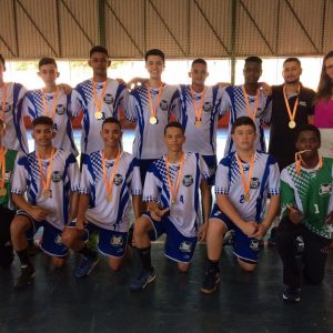 Equipe de handebol de 15 a 17 anos Equipe de handebol de 15 a 17 anos