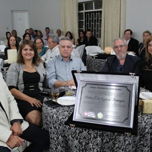 Gratidão e reconhecimento marcam homenagem aos ex-prefeitos de Santa Vitória (104) Gratidão e reconhecimento marcam homenagem aos ex-prefeitos de Santa Vitória (104)
