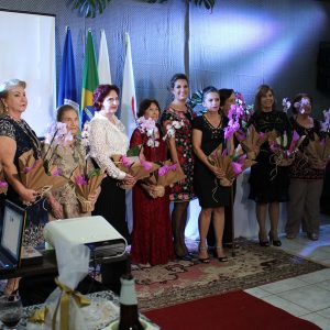 Gratidão e reconhecimento marcam homenagem aos ex-prefeitos de Santa Vitória (107) Gratidão e reconhecimento marcam homenagem aos ex-prefeitos de Santa Vitória (107)