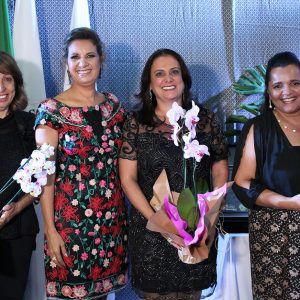 Gratidão e reconhecimento marcam homenagem aos ex-prefeitos de Santa Vitória (108) Gratidão e reconhecimento marcam homenagem aos ex-prefeitos de Santa Vitória (108)
