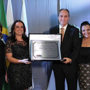 Gratidão e reconhecimento marcam homenagem aos ex-prefeitos de Santa Vitória (120) Gratidão e reconhecimento marcam homenagem aos ex-prefeitos de Santa Vitória (120)