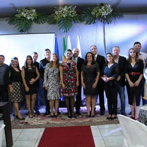 Gratidão e reconhecimento marcam homenagem aos ex-prefeitos de Santa Vitória (15) Gratidão e reconhecimento marcam homenagem aos ex-prefeitos de Santa Vitória (15)