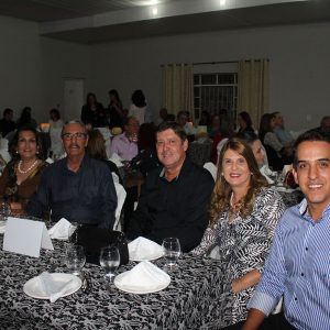 Gratidão e reconhecimento marcam homenagem aos ex-prefeitos de Santa Vitória (32) Gratidão e reconhecimento marcam homenagem aos ex-prefeitos de Santa Vitória (32)