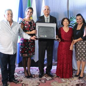 Gratidão e reconhecimento marcam homenagem aos ex-prefeitos de Santa Vitória (64) Gratidão e reconhecimento marcam homenagem aos ex-prefeitos de Santa Vitória (64)