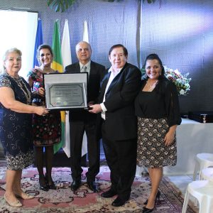 Gratidão e reconhecimento marcam homenagem aos ex-prefeitos de Santa Vitória (65) Gratidão e reconhecimento marcam homenagem aos ex-prefeitos de Santa Vitória (65)