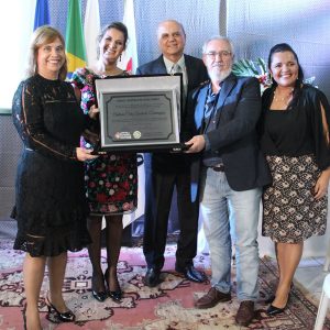 Gratidão e reconhecimento marcam homenagem aos ex-prefeitos de Santa Vitória (66) Gratidão e reconhecimento marcam homenagem aos ex-prefeitos de Santa Vitória (66)