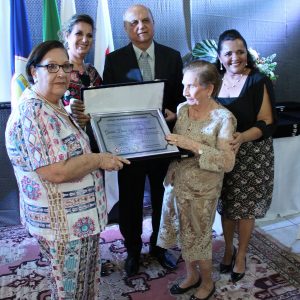 Gratidão e reconhecimento marcam homenagem aos ex-prefeitos de Santa Vitória (84) Gratidão e reconhecimento marcam homenagem aos ex-prefeitos de Santa Vitória (84)