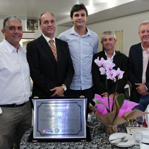 Gratidão e reconhecimento marcam homenagem aos ex-prefeitos de Santa Vitória (9) Gratidão e reconhecimento marcam homenagem aos ex-prefeitos de Santa Vitória (9)