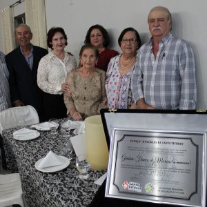 Gratidão e reconhecimento marcam homenagem aos ex-prefeitos de Santa Vitória (93) Gratidão e reconhecimento marcam homenagem aos ex-prefeitos de Santa Vitória (93)