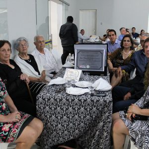 Gratidão e reconhecimento marcam homenagem aos ex-prefeitos de Santa Vitória (96) Gratidão e reconhecimento marcam homenagem aos ex-prefeitos de Santa Vitória (96)