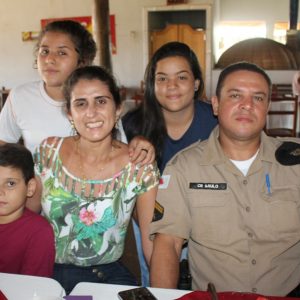 Líderes do Executivo participam de almoço de confraternização da PM, oferecido pela prefeitura de Santa Vitória (10)