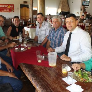 Líderes do Executivo participam de almoço de confraternização da PM, oferecido pela prefeitura de Santa Vitória (12)