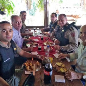 Líderes do Executivo participam de almoço de confraternização da PM, oferecido pela prefeitura de Santa Vitória (15)