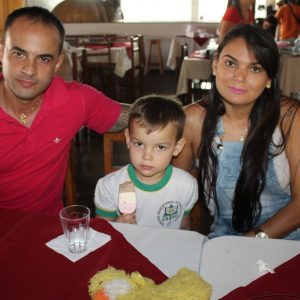 Líderes do Executivo participam de almoço de confraternização da PM, oferecido pela prefeitura de Santa Vitória (8)