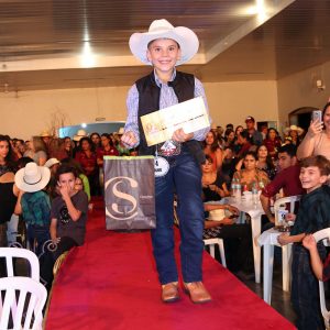 Prefeito Salim Curi prestigia o Concurso Garoto e Garota Exposanta 2019 (19)