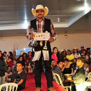 Prefeito Salim Curi prestigia o Concurso Garoto e Garota Exposanta 2019 (28)