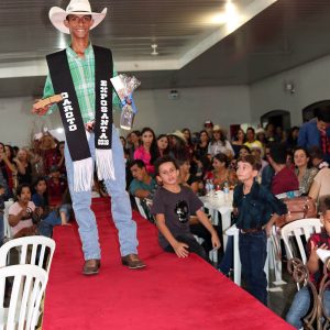Prefeito Salim Curi prestigia o Concurso Garoto e Garota Exposanta 2019 (31)
