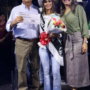 Prefeito Salim Curi prestigia o Concurso Garoto e Garota Exposanta 2019 (39)