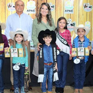 Prefeito Salim Curi prestigia o Concurso Garoto e Garota Exposanta 2019 (42)