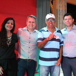 Prefeitura promove grande festa do trabalhador na Praça (102)