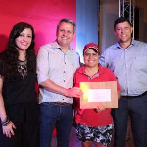 Prefeitura promove grande festa do trabalhador na Praça (106)