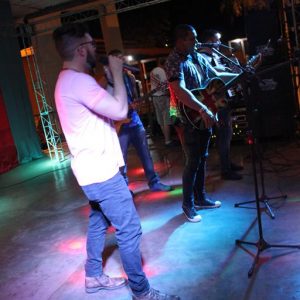 Prefeitura promove grande festa do trabalhador na Praça (133)