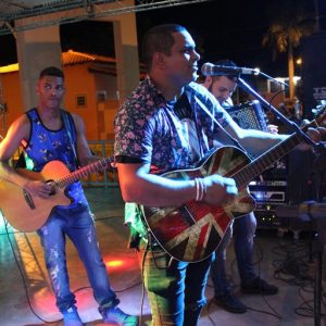 Prefeitura promove grande festa do trabalhador na Praça (134)