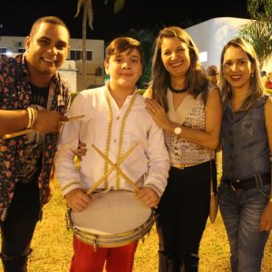 Prefeitura promove grande festa do trabalhador na Praça (23)