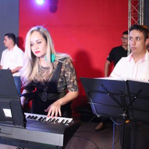 Prefeitura promove grande festa do trabalhador na Praça (27)