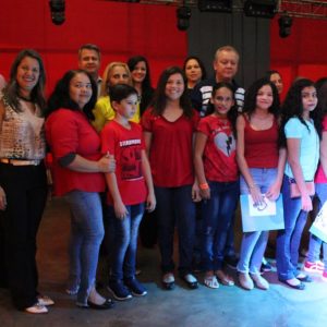 Prefeitura promove grande festa do trabalhador na Praça (32)