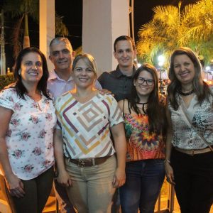 Prefeitura promove grande festa do trabalhador na Praça (37)