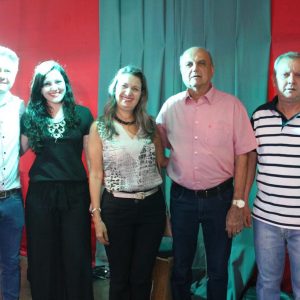 Prefeitura promove grande festa do trabalhador na Praça (38)