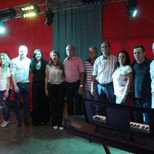 Prefeitura promove grande festa do trabalhador na Praça (39)