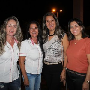 Prefeitura promove grande festa do trabalhador na Praça (49)