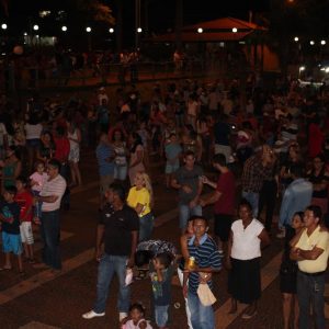 Prefeitura promove grande festa do trabalhador na Praça (63)