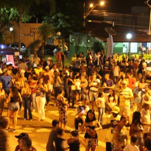 Prefeitura promove grande festa do trabalhador na Praça (64)
