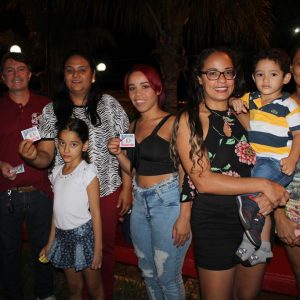 Prefeitura promove grande festa do trabalhador na Praça (7)