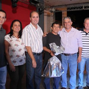 Prefeitura promove grande festa do trabalhador na Praça (73)