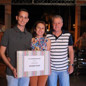 Prefeitura promove grande festa do trabalhador na Praça (74)