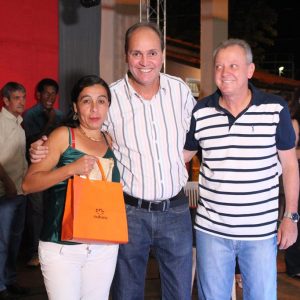 Prefeitura promove grande festa do trabalhador na Praça (75)