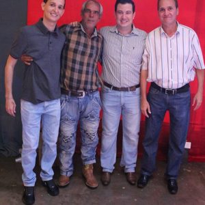 Prefeitura promove grande festa do trabalhador na Praça (78)