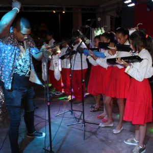 Prefeitura promove grande festa do trabalhador na Praça (9)