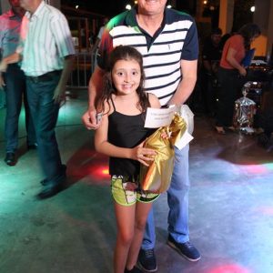 Prefeitura promove grande festa do trabalhador na Praça (90)