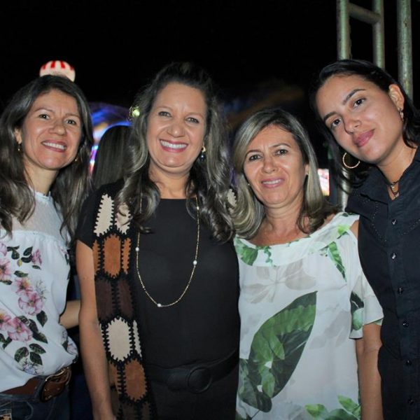 Diego e Victor Hugo fizeram show de encerramento da 39ª Exposanta (2) Diego e Victor Hugo fizeram show de encerramento da 39ª Exposanta (2)