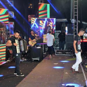 Diego e Victor Hugo fizeram show de encerramento da 39ª Exposanta (8) Diego e Victor Hugo fizeram show de encerramento da 39ª Exposanta (8)