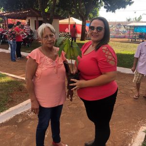 Doações de mudas nativas e demonstração de animais silvestres empalhados marcam o início da Semana do Meio Ambiente (10)