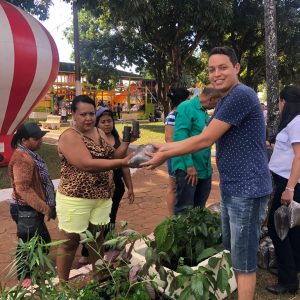 Doações de mudas nativas e demonstração de animais silvestres empalhados marcam o início da Semana do Meio Ambiente (7)