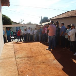 Prefeito e Equipe entregam as chaves da casa da D. Maria Viana e anunciam a construção de mais cinco casas do Projeto Social (11)